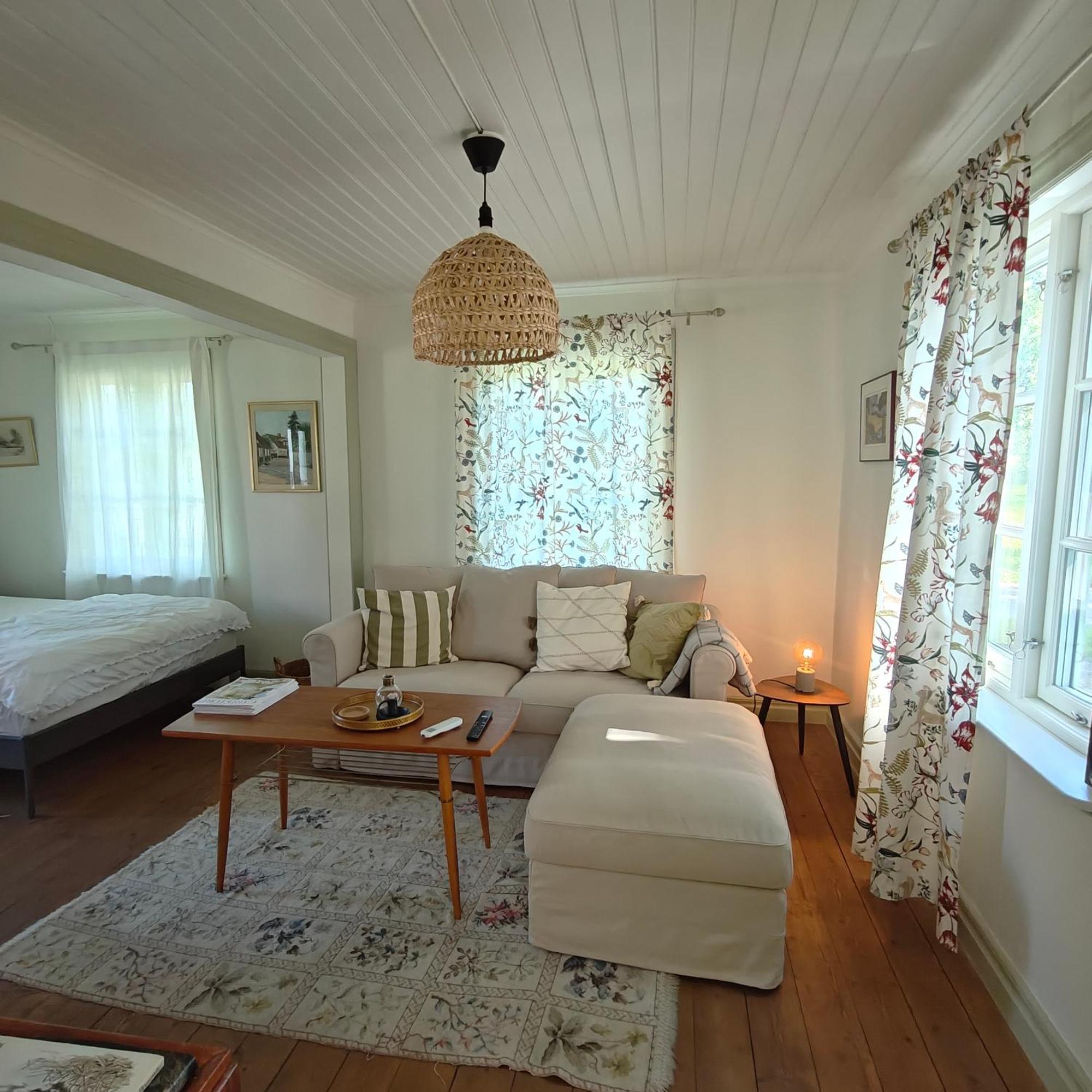 Lilla Backen Villa Hjo Bagian luar foto